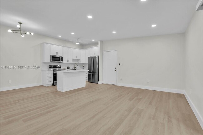 Building Photo - 10959 W Clairmont Cir