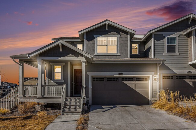 Building Photo - Beautiful 3 Bed 2.5 Bath Home Close to DIA!