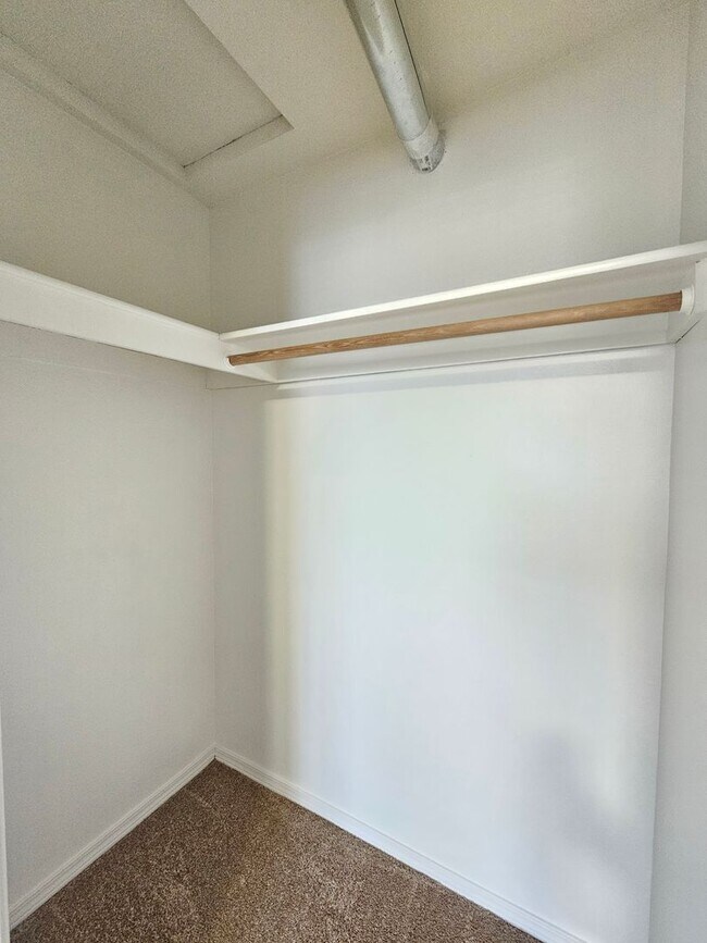 Building Photo - 12205 N Freya St