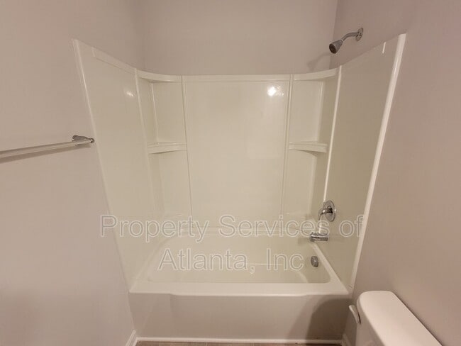 Building Photo - 833 Royal Red Ct