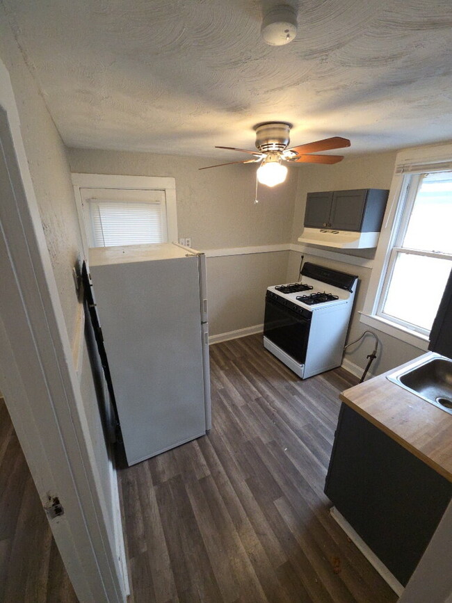 Building Photo - Cozy 2-Bedroom, 1-Bath Home in North St. Louis