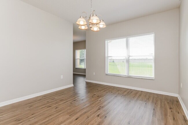 Building Photo - 349 Aldershot Ct