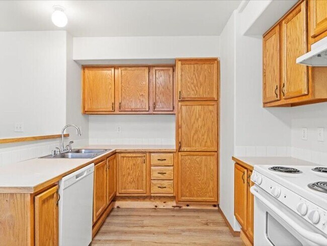 Building Photo - 6005 Chapel Hill Blvd