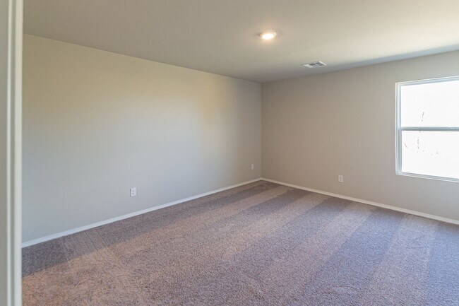 Building Photo - BRAND NEW! 4 Bed 2 Bath Home in Newcastle!