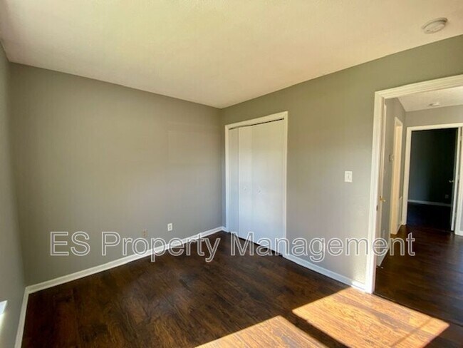 Building Photo - 4028 Dogwood Ln