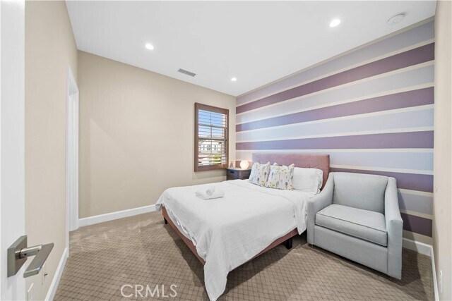 Building Photo - 114 Guinness