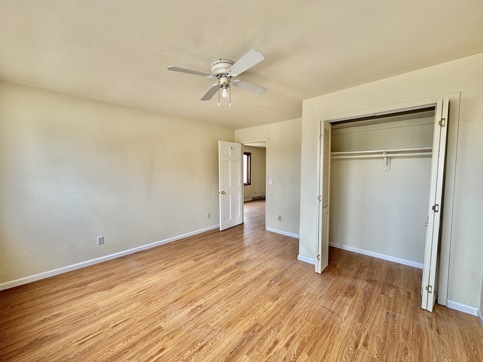 Building Photo - 1027 Saint Clair Ave