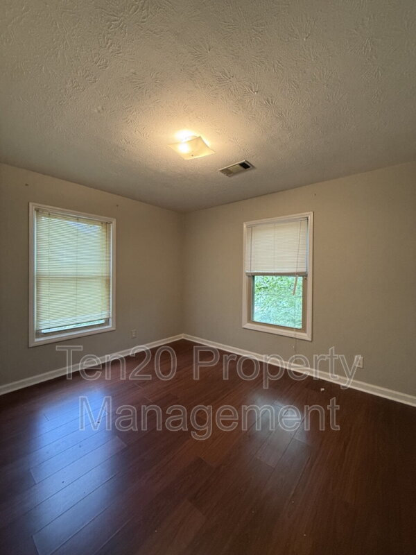 Building Photo - 3812 Wingate Dr