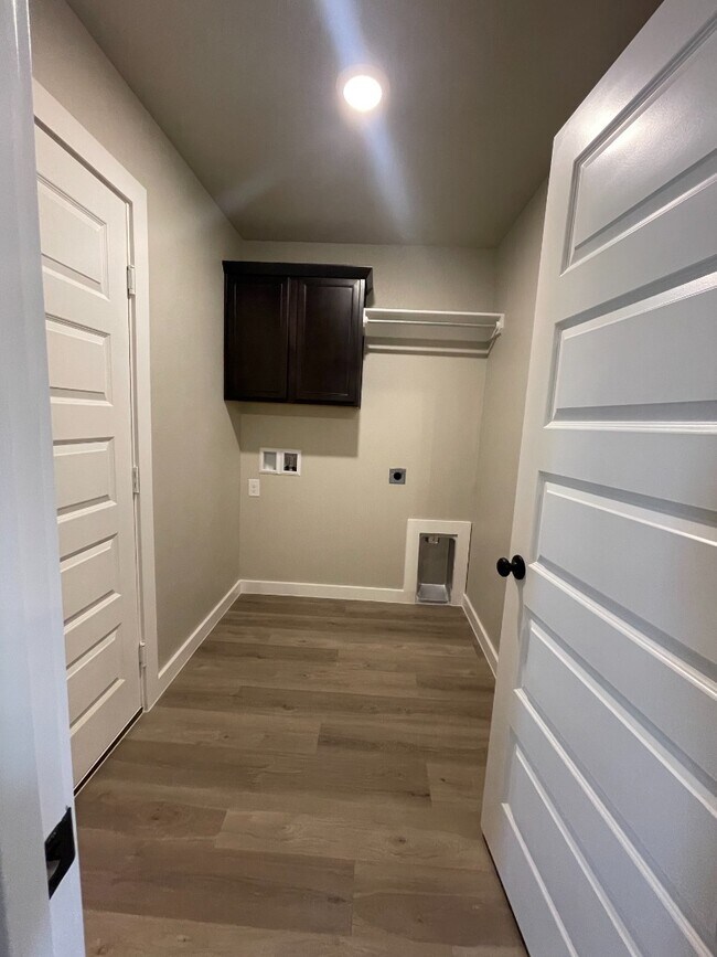 Building Photo - Brand new 3 bd/2 bth home in quiet neighborhood! Turf backyard with plants! All appliances! 10 mi...