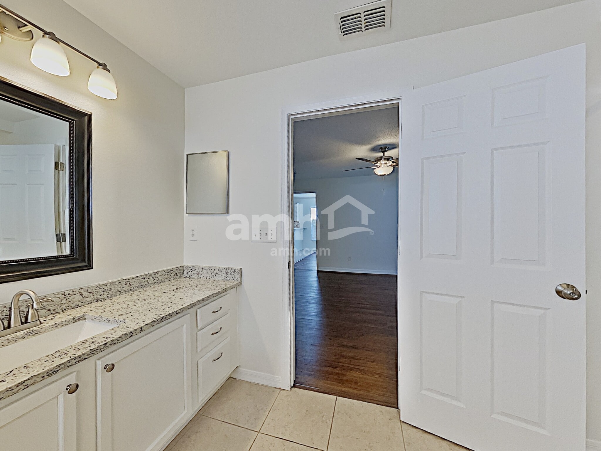 Building Photo - 1066 Bluegrass Dr