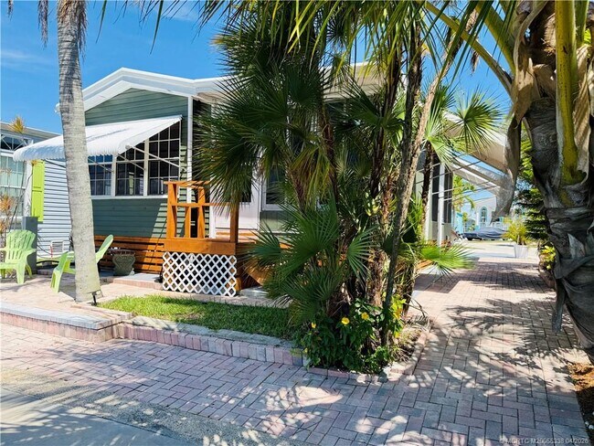 Building Photo - 10851 S Ocean Dr