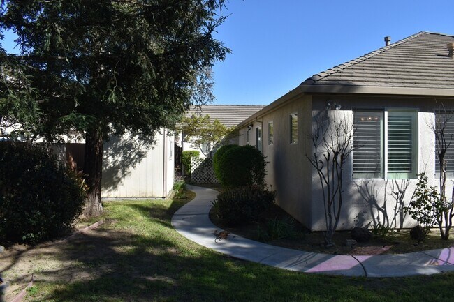 Building Photo - 2261 Pillsbury Rd