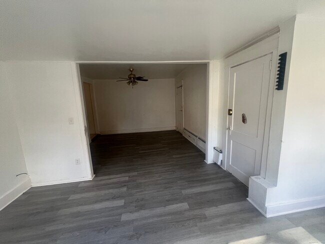 Building Photo - 381 Shelton Ave