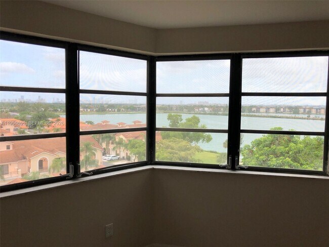 Building Photo - 20840 San Simeon Way