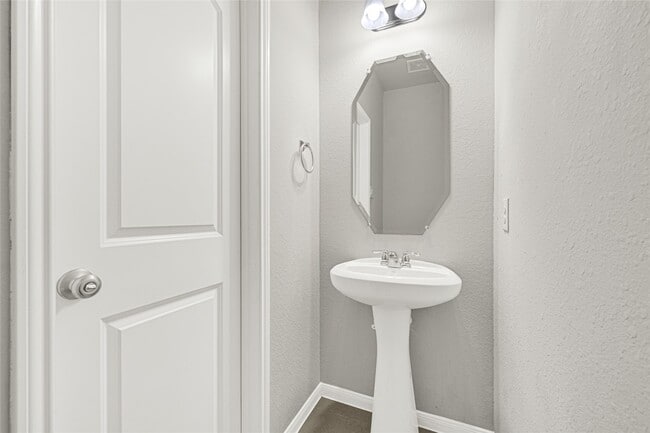 Building Photo - 5914 Prince Pl Dr