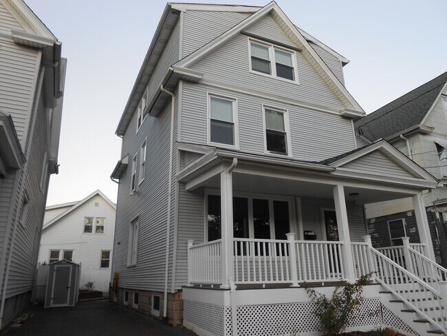Building Photo - 631 Whalley Ave