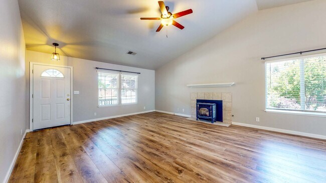Building Photo - 2014 Tablerock Ct