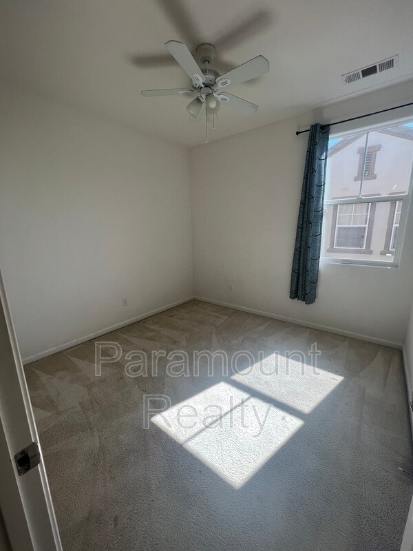 Building Photo - 4311 Gardenia St