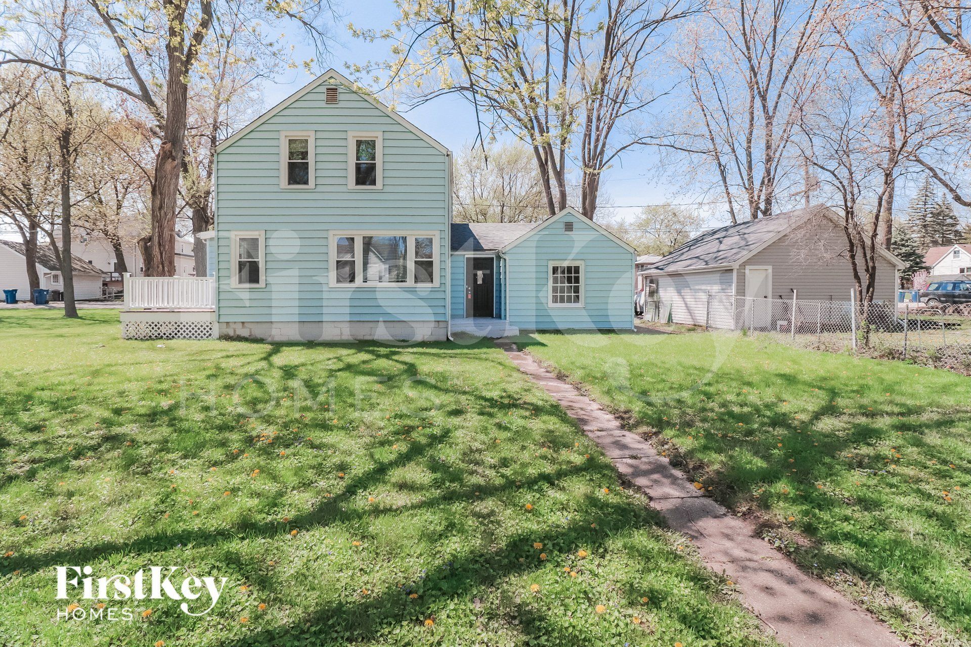 Building Photo - 446 Barron St