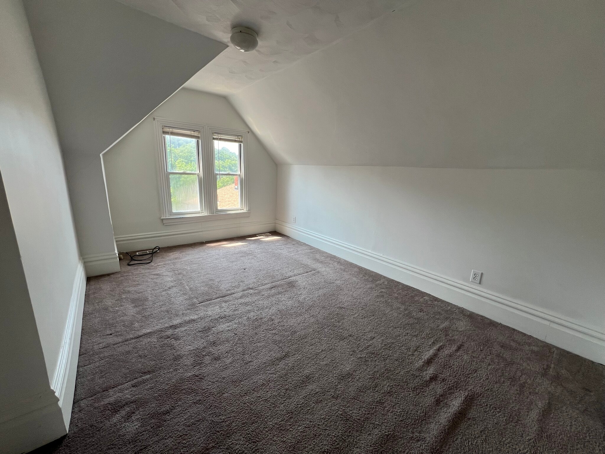 5707#2 - 4707 Maripoe St