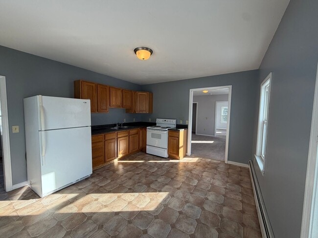 Primary Photo - 112 Columbia St