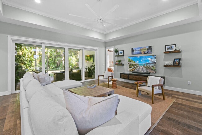 Building Photo - 2532 SE Jason Pl