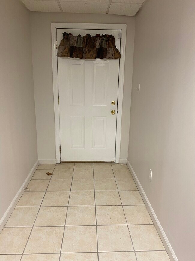 Building Photo - 6 13th St