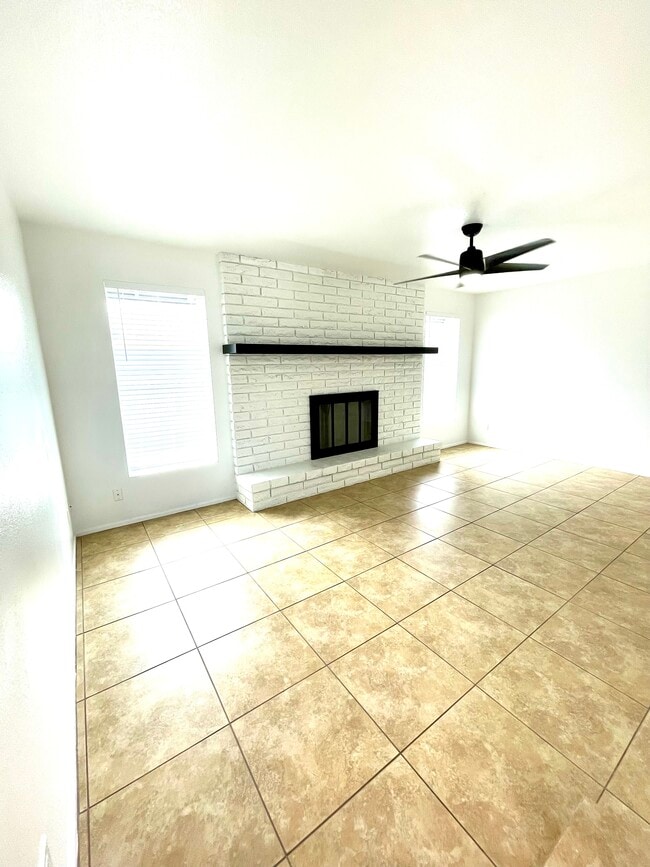 BIG BRIGHT LIVING ROOM - 42 W 6th Pl