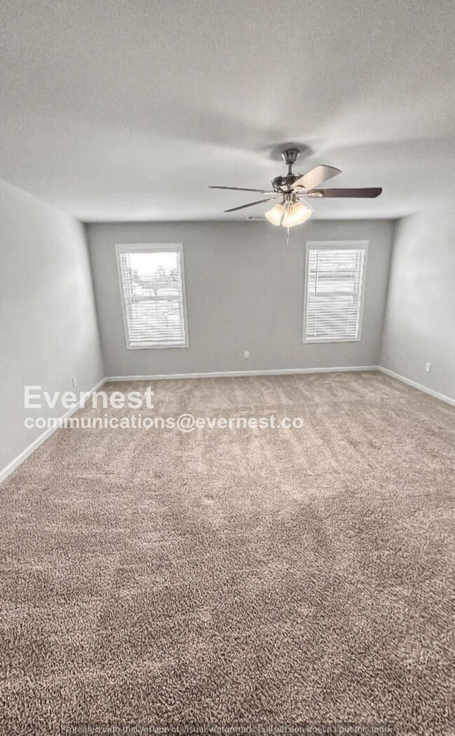 Building Photo - 3 Bed, 2.5 Bath Home with Garage / Pet-Friendly / Available Now!