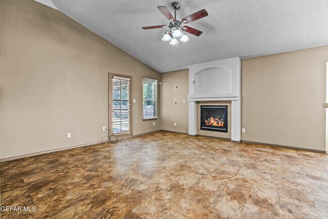 Building Photo - 14069 Lago Seco Dr