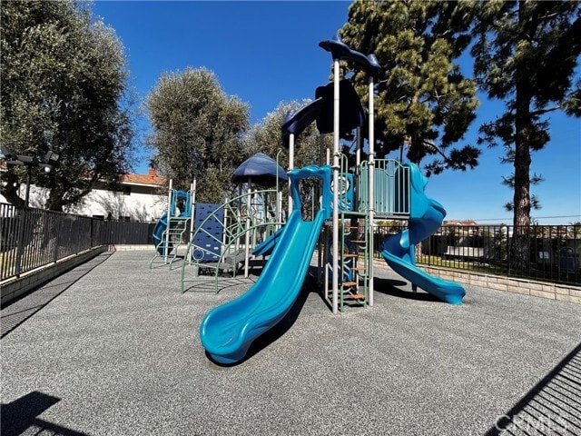 Building Photo - 19859 Berkshire Ln