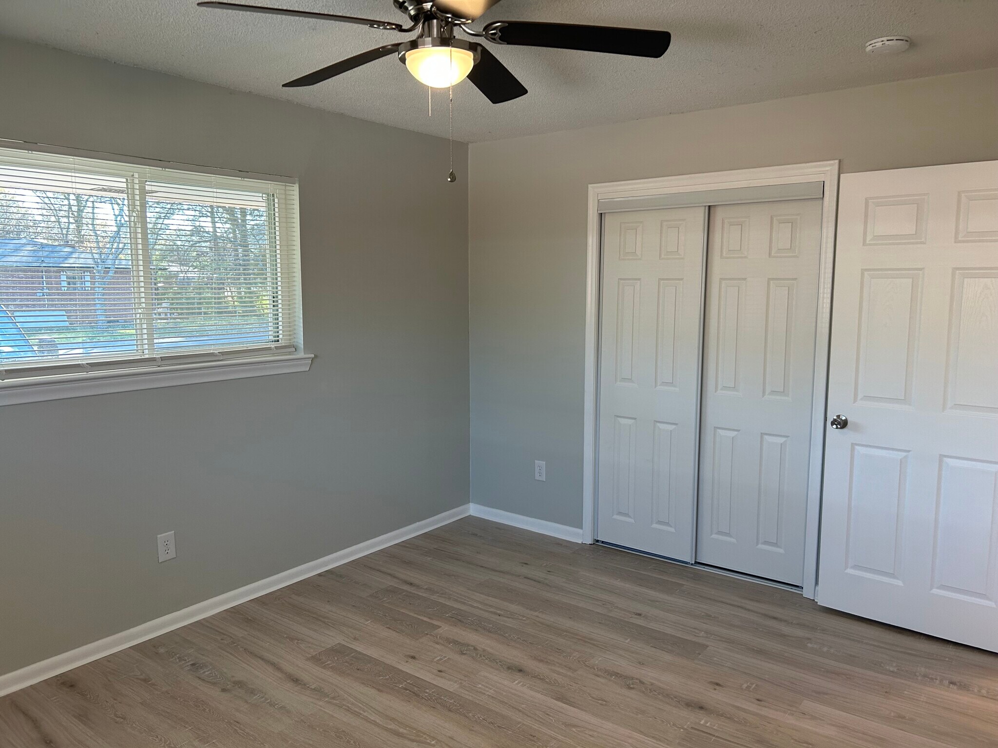 Building Photo - 33 Phillips Dr