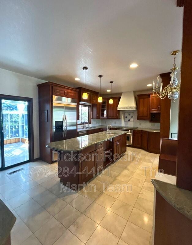 Building Photo - 2795 W Lake Ridge Shores