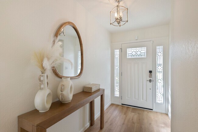 Building Photo - Luxurious Remodeled 2 Bedroom 2 Bath Home in Desirable Almaden Community!