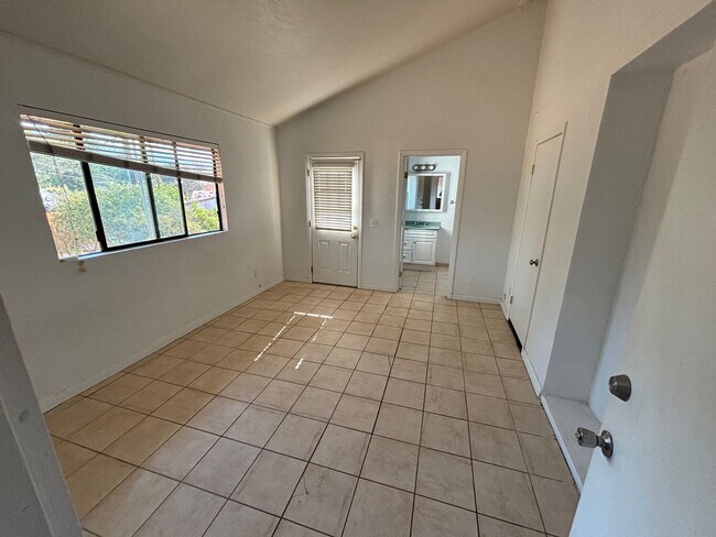 Building Photo - 630 Pine Spring Ln