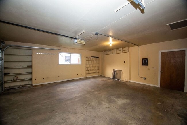 Building Photo - 1712 S Whitcomb St