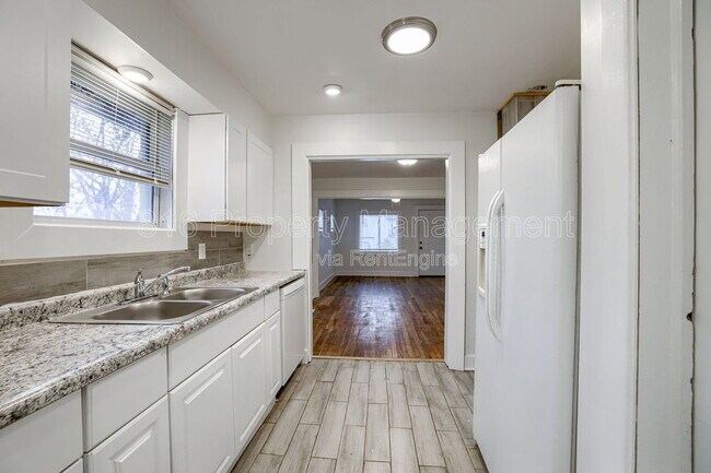 Building Photo - 4109 Monroe Ave