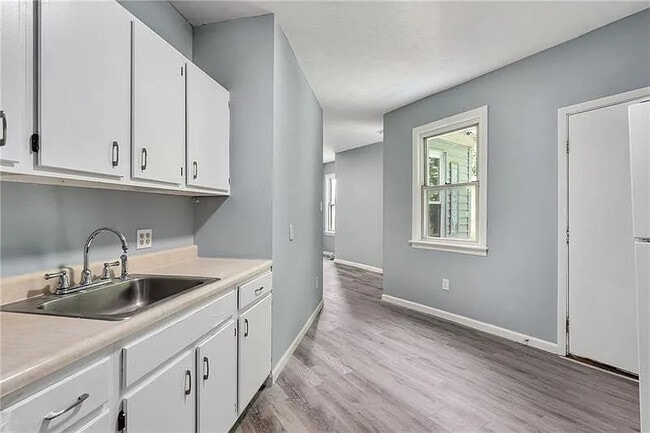 Building Photo - 1406 Superior Ave