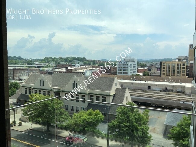 Building Photo - 333 W Depot Ave