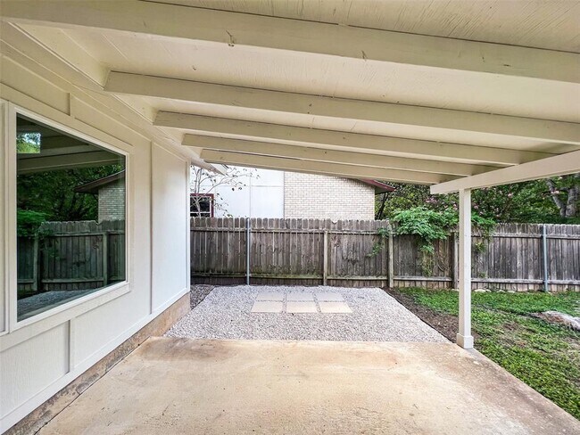 Building Photo - 7736 Croftwood Dr