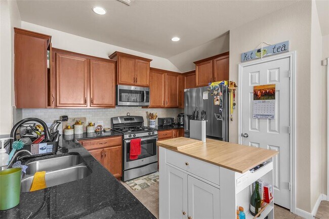 Building Photo - 206 Linden Ln