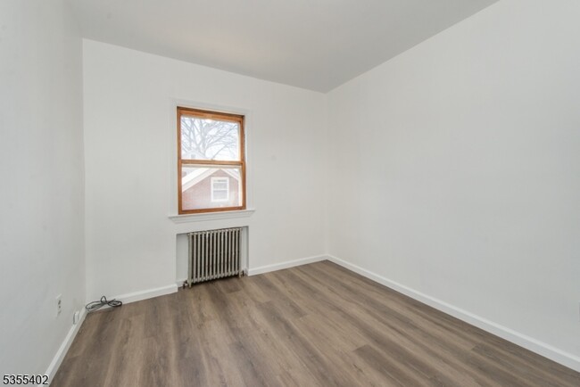 Building Photo - 37 Bergen St
