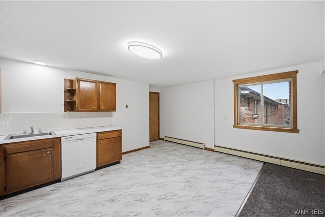 Building Photo - 2500 Sheridan Dr