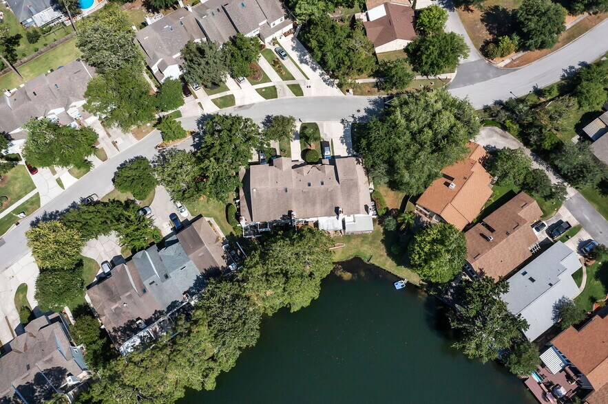 Building Photo - 11330 Lake Mandarin Cir E