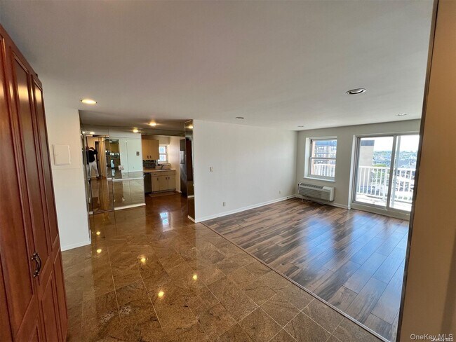 Building Photo - 2 Richmond Rd