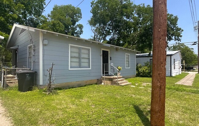 Building Photo - 613 N 22nd St