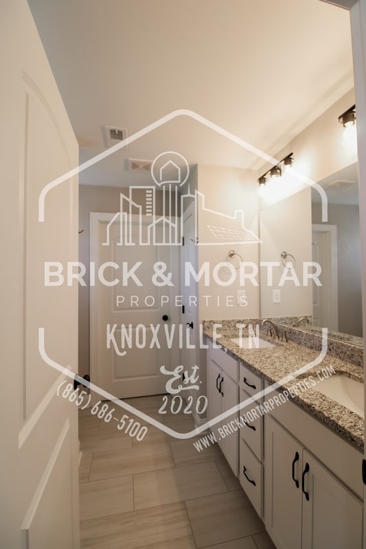 Building Photo - 1669 Spring Berry Ln