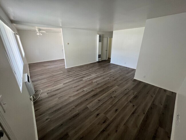 Building Photo - 25250