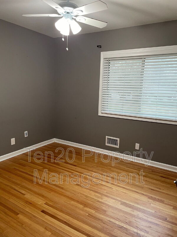 Building Photo - 3211 Maricopa Dr