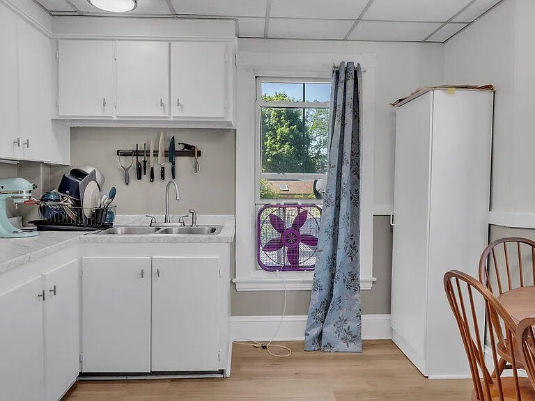 Building Photo - 280 Main St